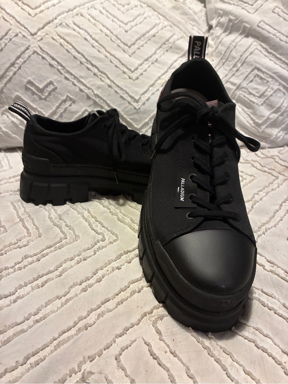 Palladium Women’s Black Low-Top Lug Sole Sneakers - Size 11 - Like New